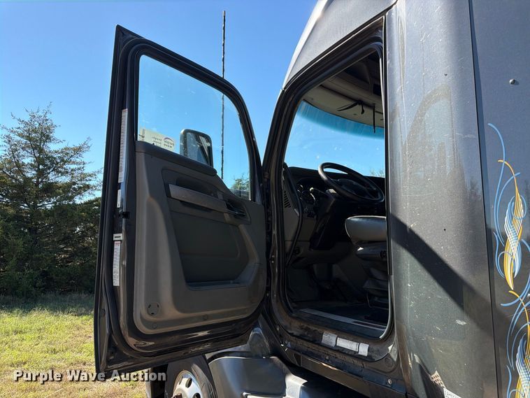 image for item FK3866 2018 Kenworth T680 semi truck