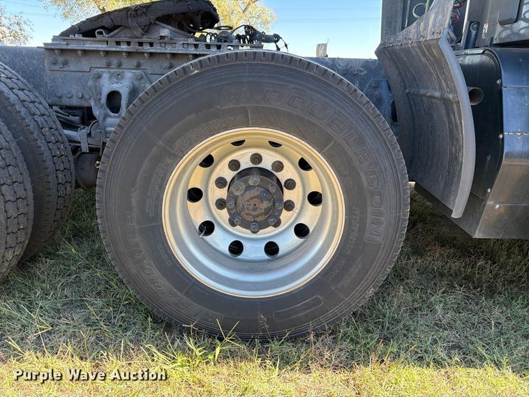 image for item FK3866 2018 Kenworth T680 semi truck