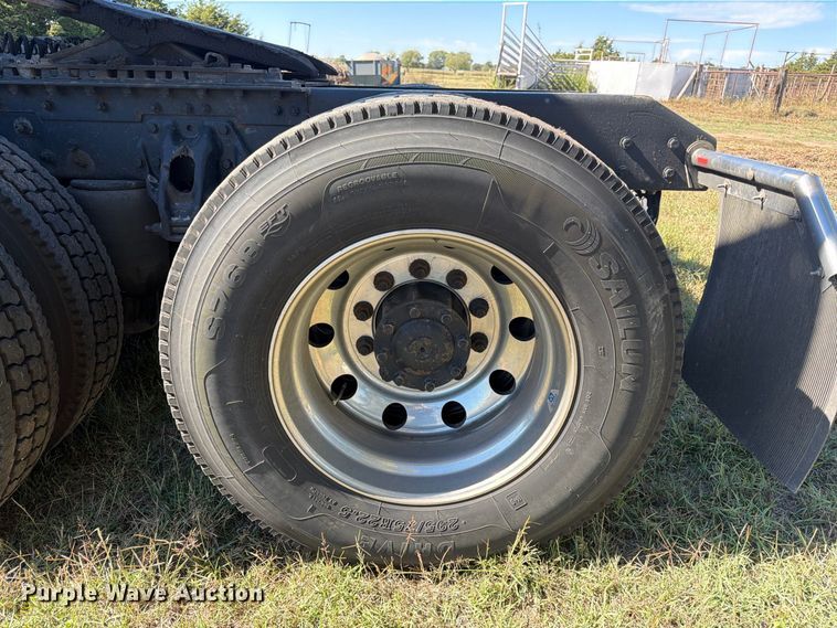 image for item FK3866 2018 Kenworth T680 semi truck