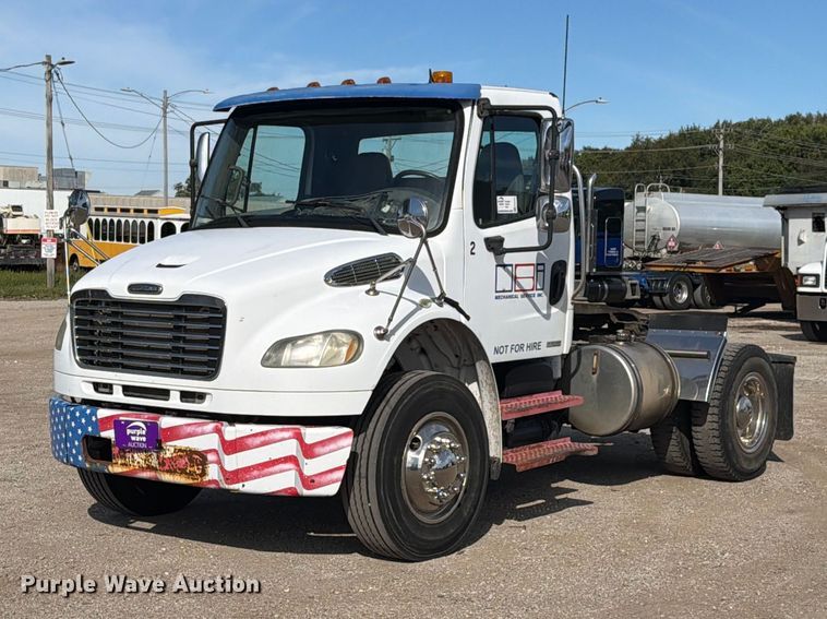 image for item FK4181 2006 Freightliner Business Class M2 semi truck