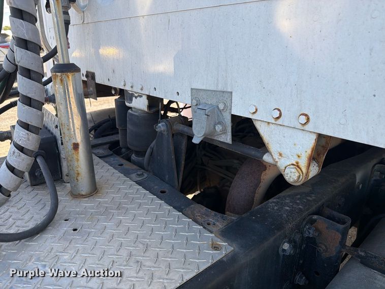 image for item FK4181 2006 Freightliner Business Class M2 semi truck