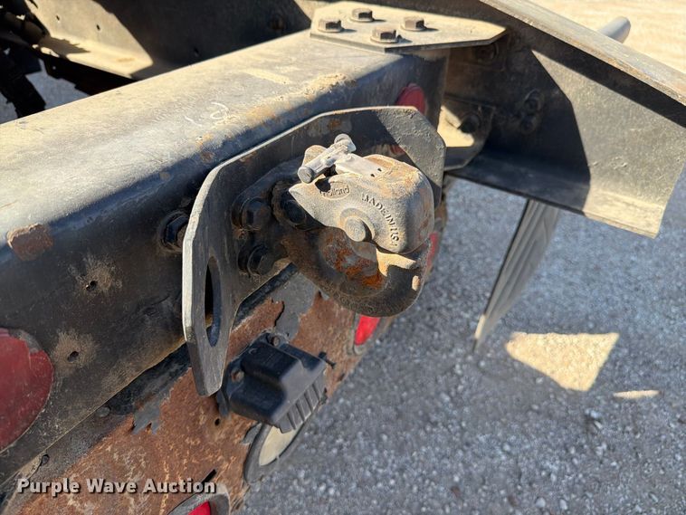 image for item FK4181 2006 Freightliner Business Class M2 semi truck