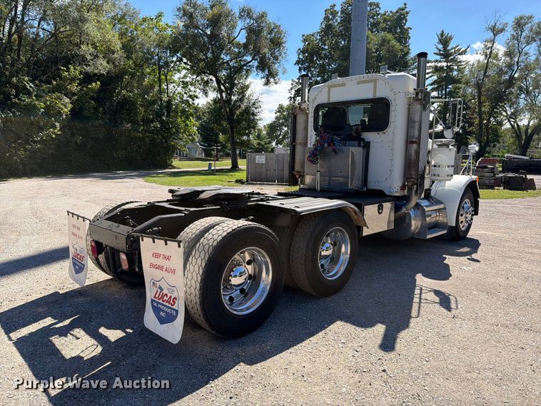 image for item FK4188 2003 Peterbilt 379 semi truck