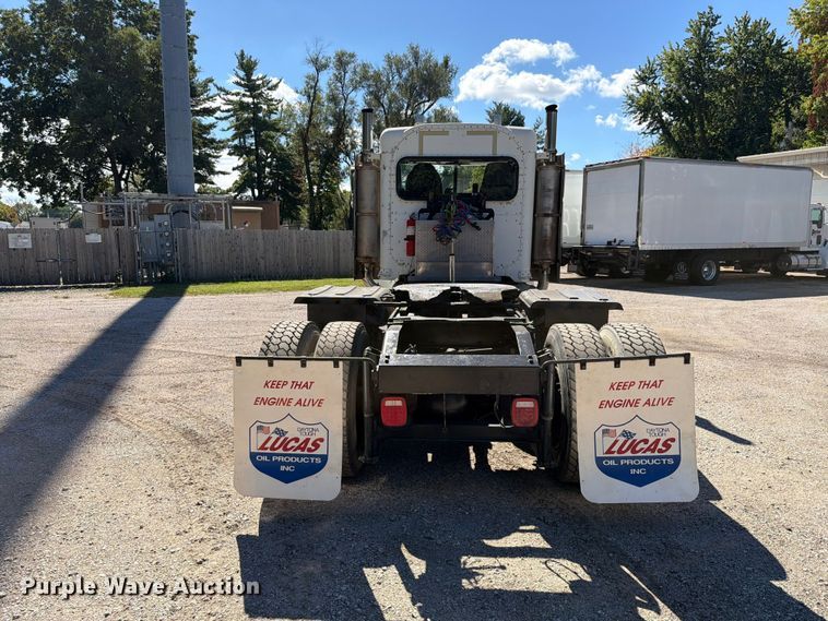 image for item FK4188 2003 Peterbilt 379 semi truck