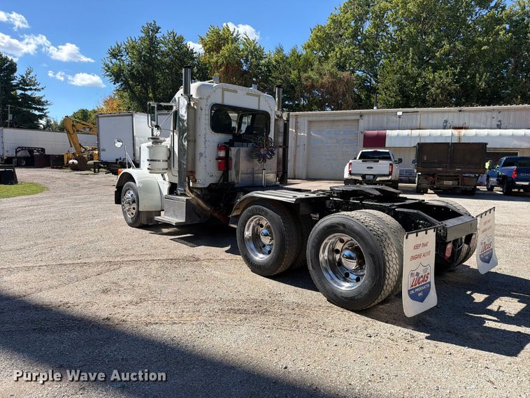 image for item FK4188 2003 Peterbilt 379 semi truck