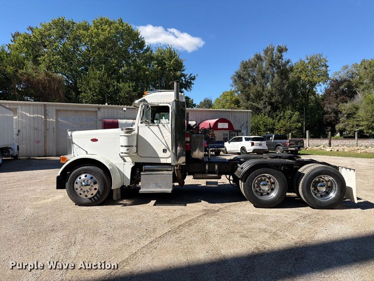 image for item FK4188 2003 Peterbilt 379 semi truck