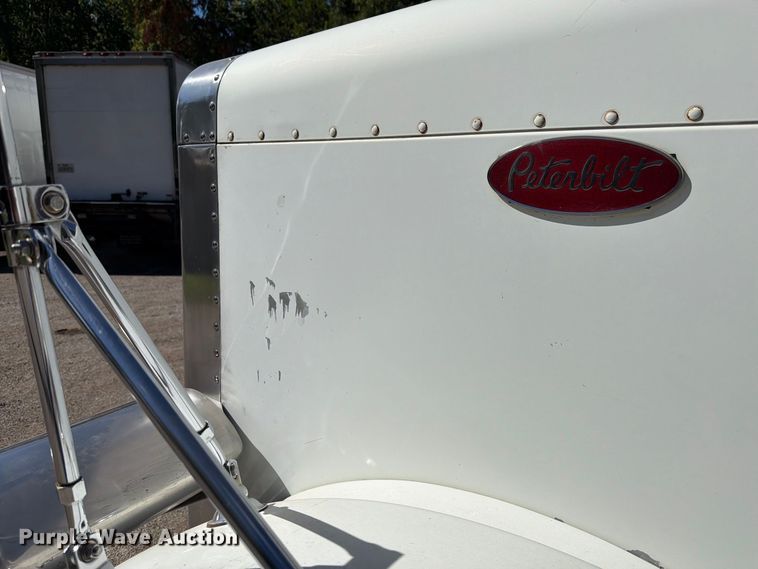 image for item FK4188 2003 Peterbilt 379 semi truck