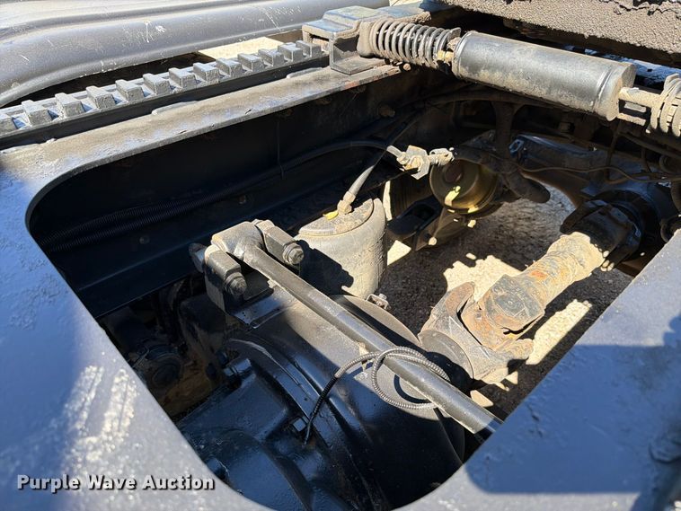 image for item FK4188 2003 Peterbilt 379 semi truck