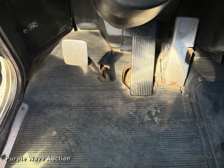 image for item FK4188 2003 Peterbilt 379 semi truck