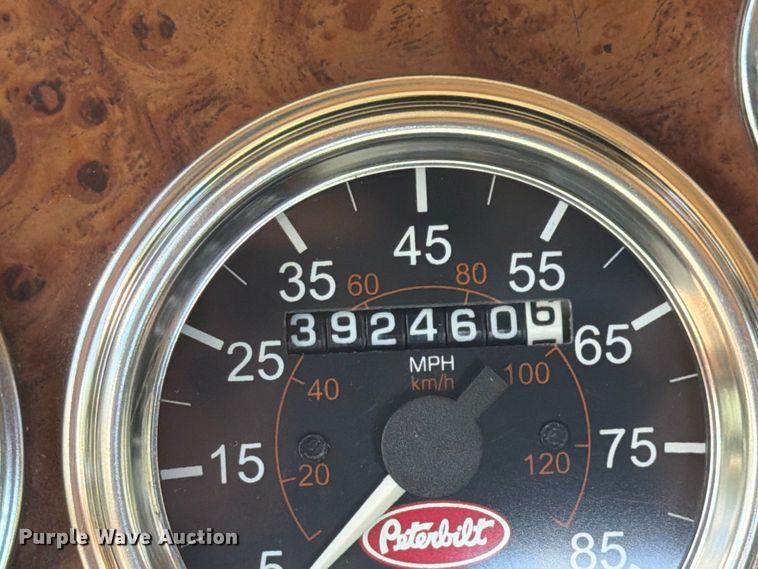 image for item FK4188 2003 Peterbilt 379 semi truck