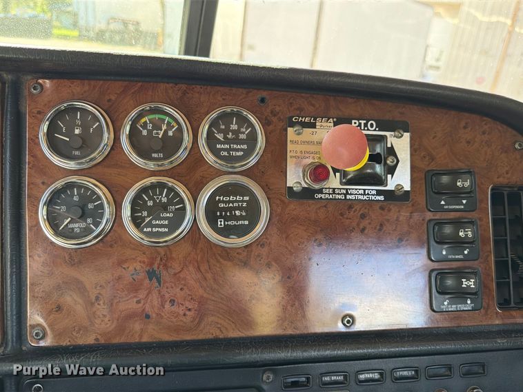 image for item FK4188 2003 Peterbilt 379 semi truck
