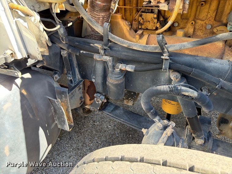 image for item FK4188 2003 Peterbilt 379 semi truck