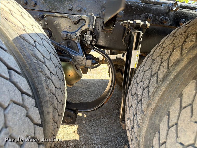 image for item FK4188 2003 Peterbilt 379 semi truck