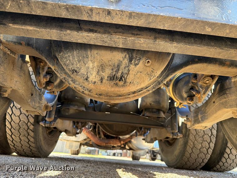 image for item FK4188 2003 Peterbilt 379 semi truck