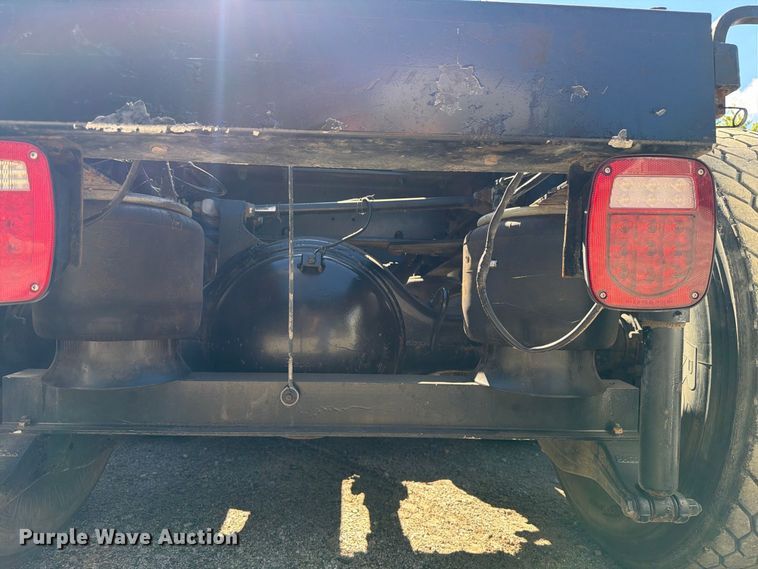 image for item FK4188 2003 Peterbilt 379 semi truck