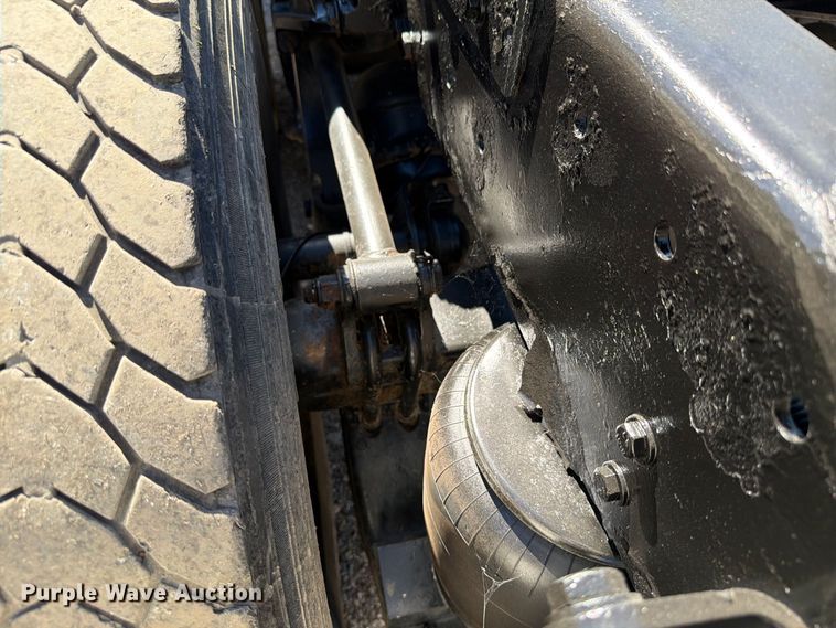 image for item FK4188 2003 Peterbilt 379 semi truck