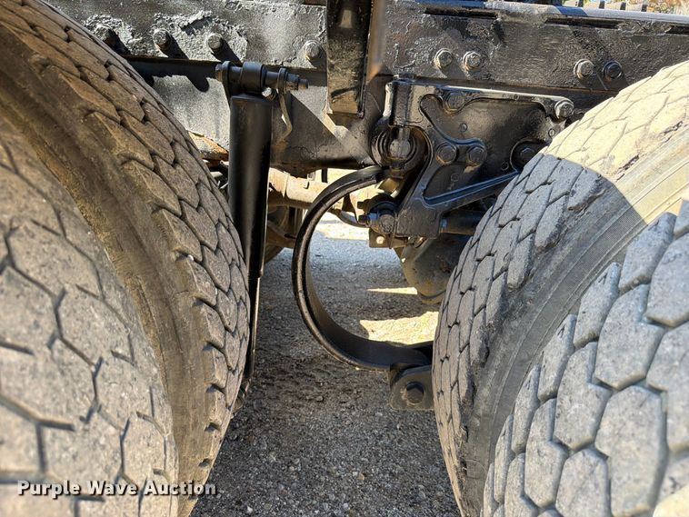 image for item FK4188 2003 Peterbilt 379 semi truck