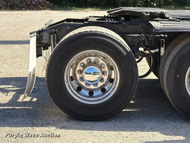 image for item FK4188 2003 Peterbilt 379 semi truck