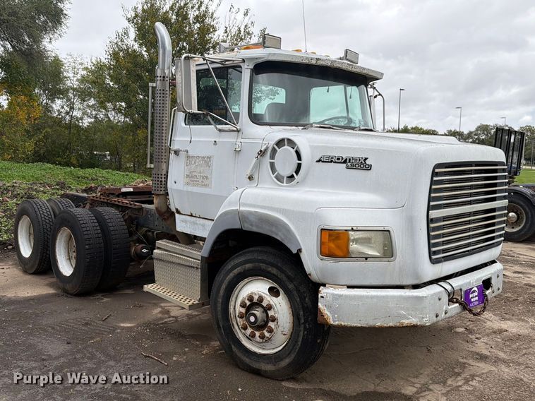 image for item FK4198 1990 Ford L9000 semi truck