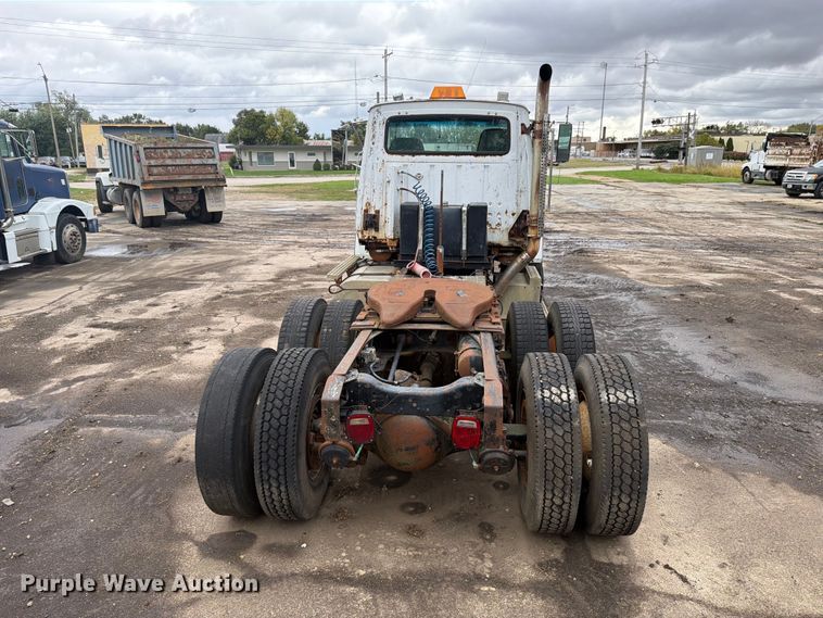 image for item FK4198 1990 Ford L9000 semi truck