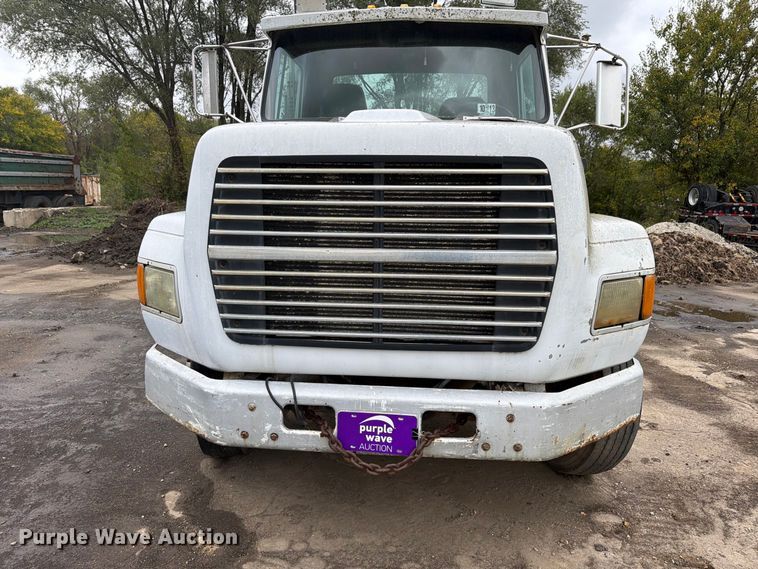 image for item FK4198 1990 Ford L9000 semi truck