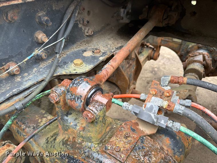 image for item FK4198 1990 Ford L9000 semi truck