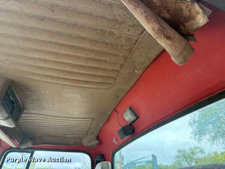 image for item FK4198 1990 Ford L9000 semi truck