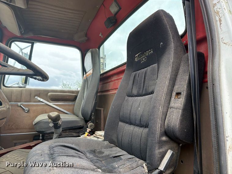 image for item FK4198 1990 Ford L9000 semi truck
