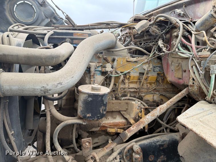 image for item FK4198 1990 Ford L9000 semi truck