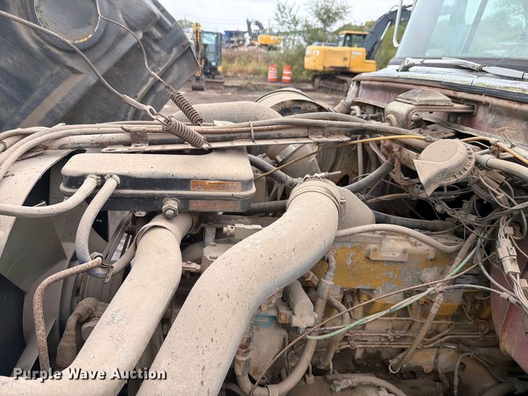 image for item FK4198 1990 Ford L9000 semi truck