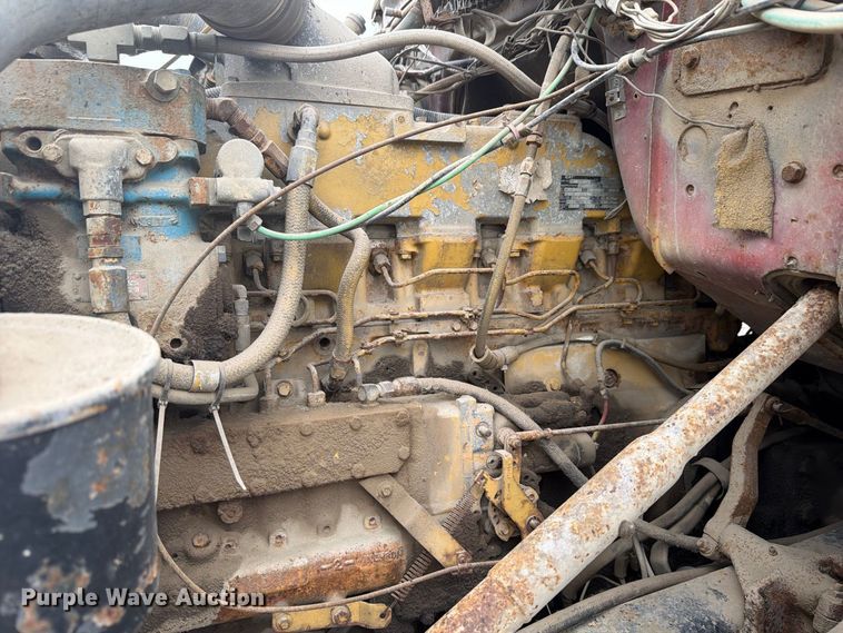 image for item FK4198 1990 Ford L9000 semi truck
