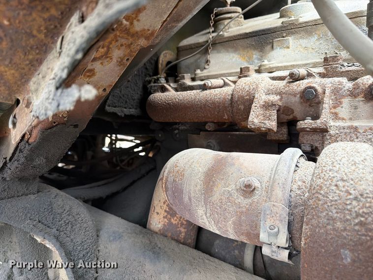 image for item FK4198 1990 Ford L9000 semi truck