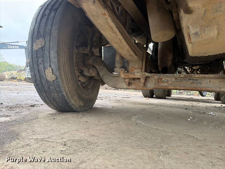 image for item FK4198 1990 Ford L9000 semi truck