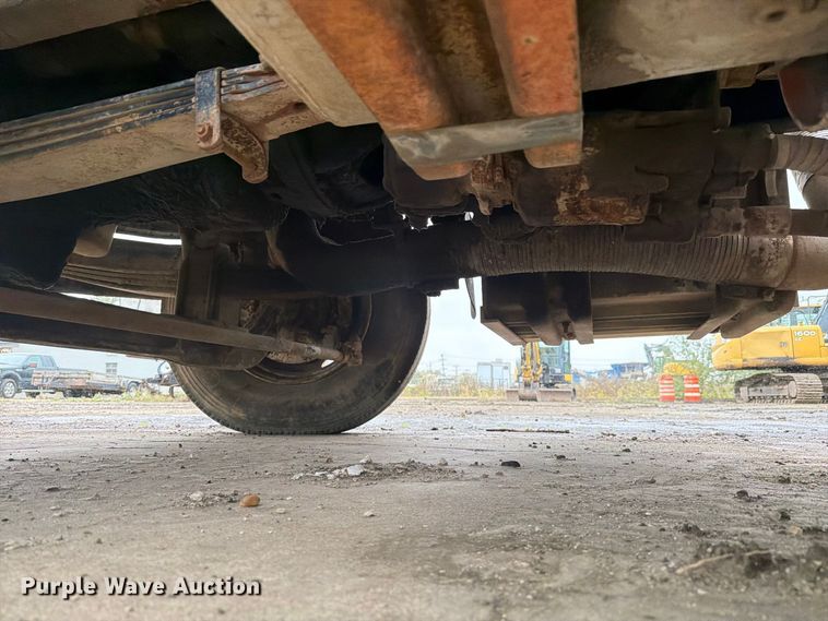 image for item FK4198 1990 Ford L9000 semi truck