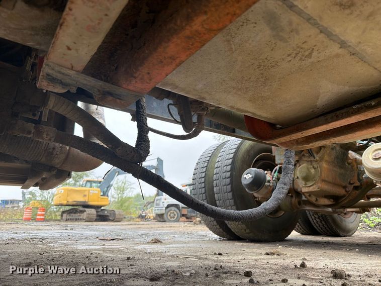 image for item FK4198 1990 Ford L9000 semi truck
