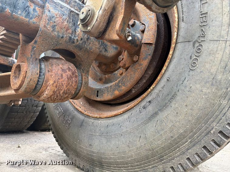 image for item FK4198 1990 Ford L9000 semi truck