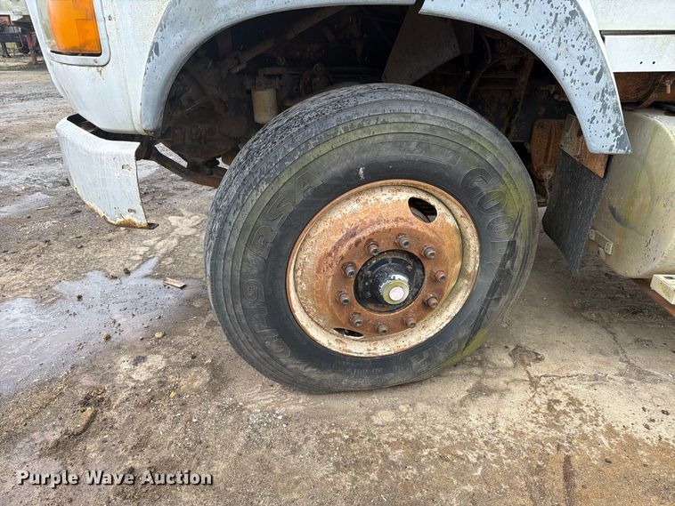 image for item FK4198 1990 Ford L9000 semi truck