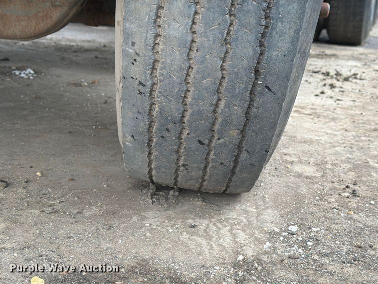 image for item FK4198 1990 Ford L9000 semi truck