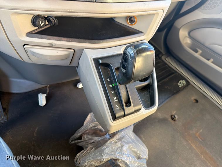 image for item FK4668 2018 Peterbilt 579 semi truck