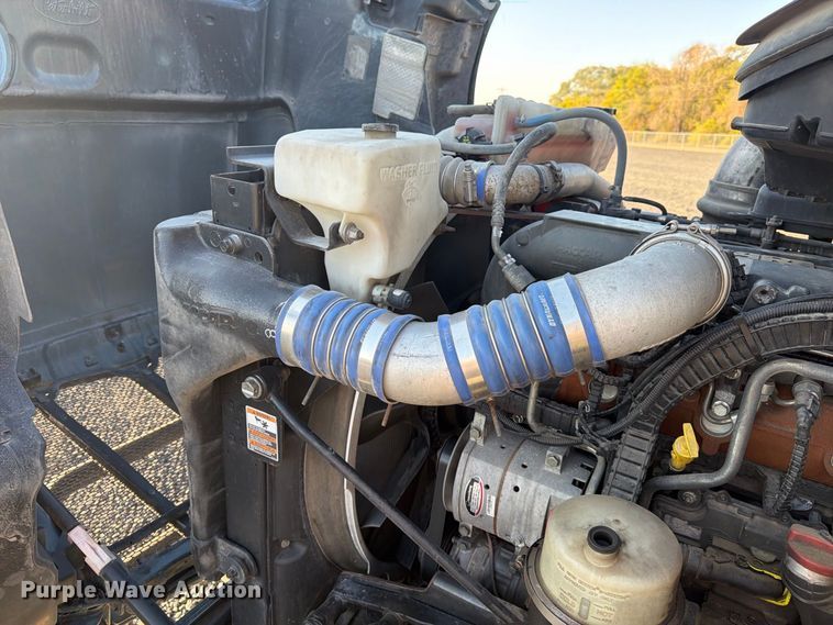 image for item FK4668 2018 Peterbilt 579 semi truck