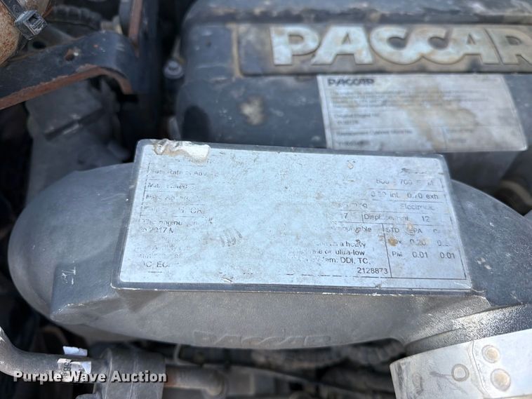 image for item FK4668 2018 Peterbilt 579 semi truck