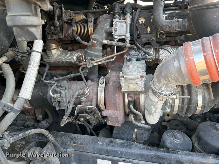image for item FK4668 2018 Peterbilt 579 semi truck