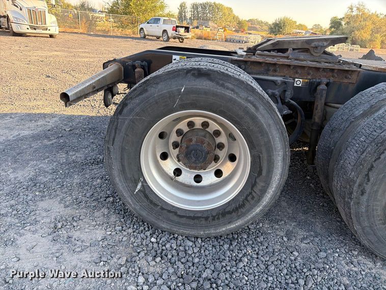 image for item FK4668 2018 Peterbilt 579 semi truck