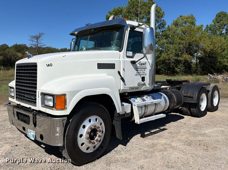 image for item FK5279 2012 Mack CHU613 semi truck
