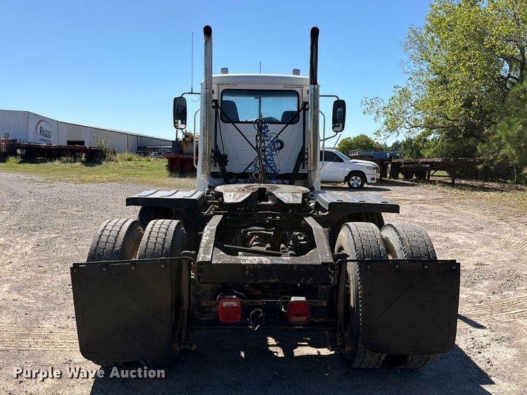 image for item FK5279 2012 Mack CHU613 semi truck