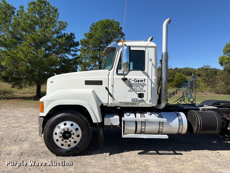 image for item FK5279 2012 Mack CHU613 semi truck