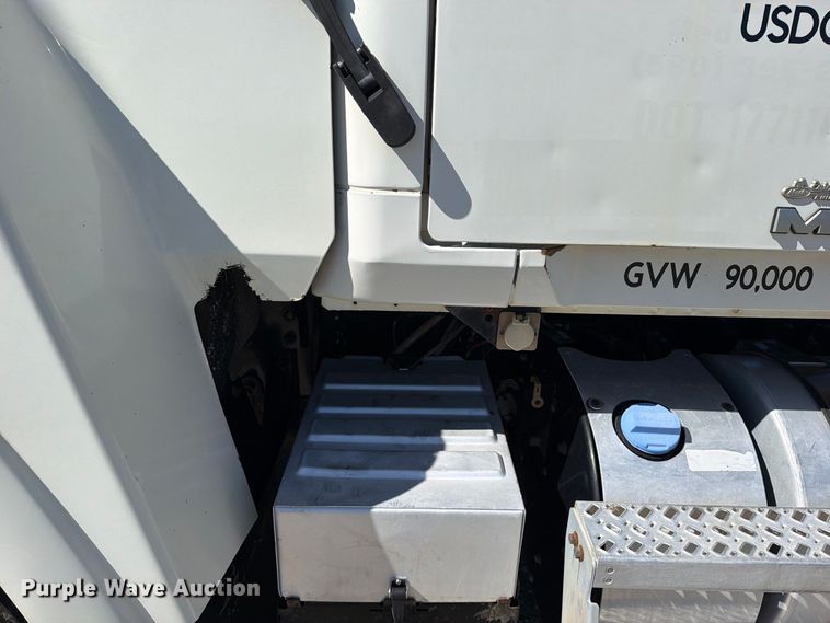 image for item FK5279 2012 Mack CHU613 semi truck