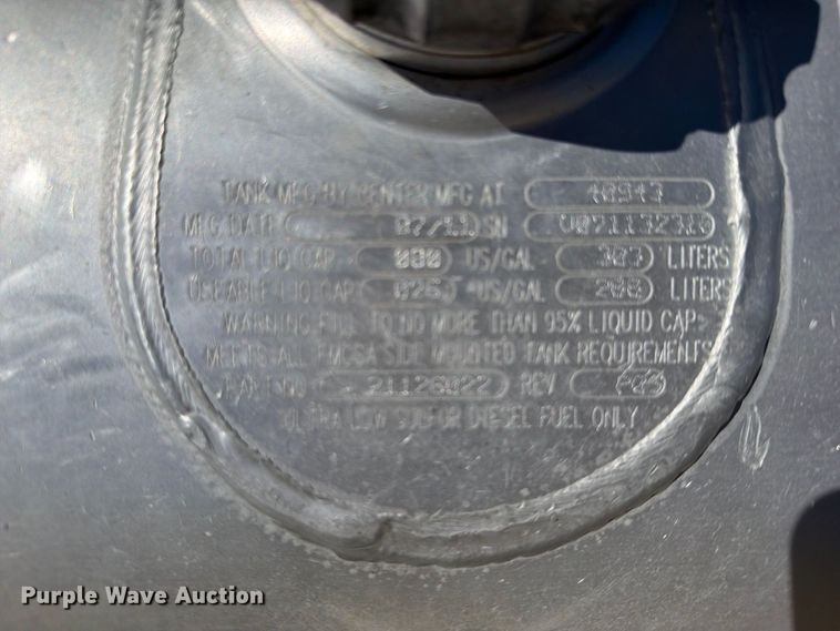 image for item FK5279 2012 Mack CHU613 semi truck