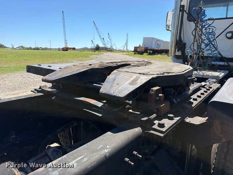 image for item FK5279 2012 Mack CHU613 semi truck
