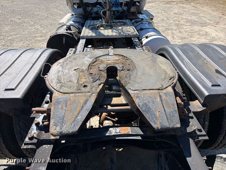 image for item FK5279 2012 Mack CHU613 semi truck